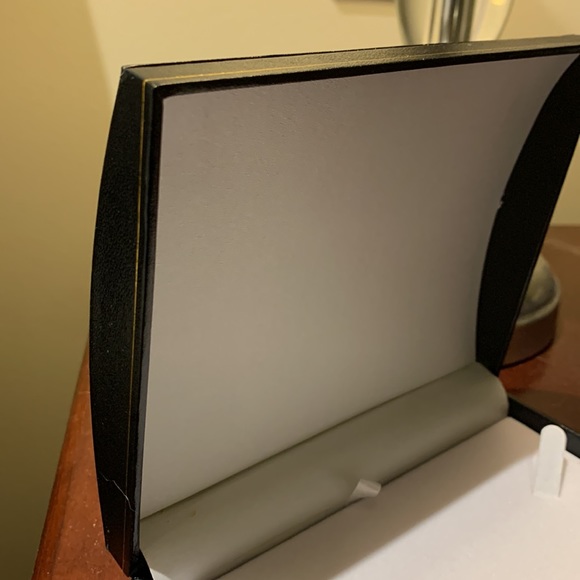 Box for necklace - Picture 3 of 5